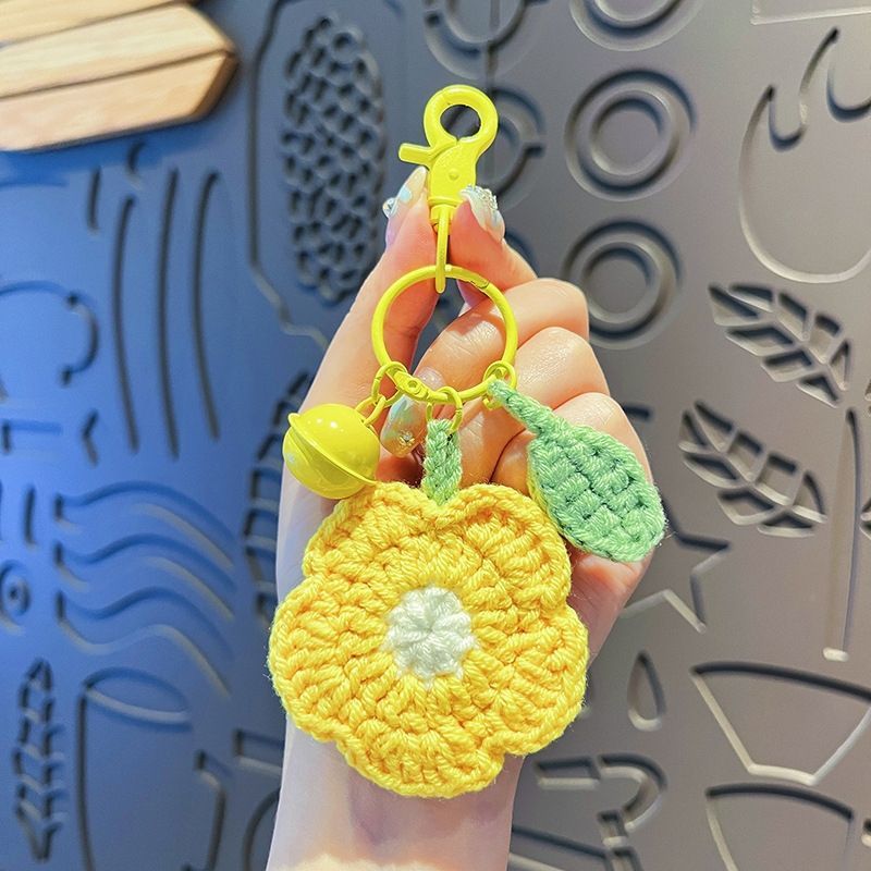Charming Plush Flower Keychain - Soft Yarn Crocheted Cartoon Design with Pink & Green Accents, Ideal for Couples' Bags & Christmas Birthday Gifts, Cute Keychain